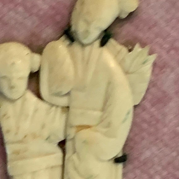 Sold Vintage Chinese enameled box with bone Geisha s on top - Picture 6 of 7